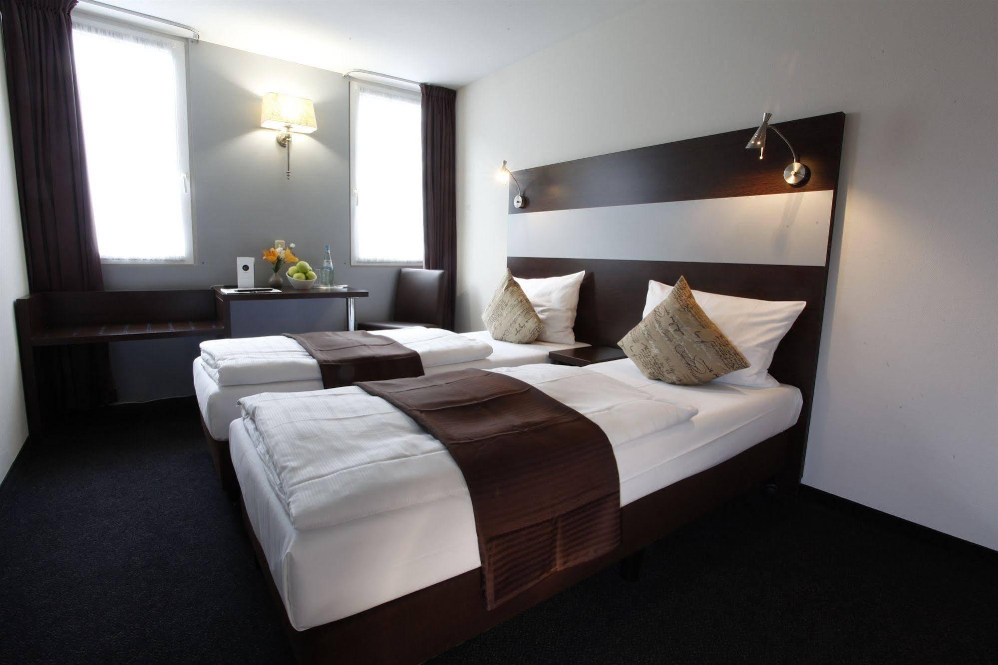 Centro Hotel Ayun Köln Ngoại thất bức ảnh
